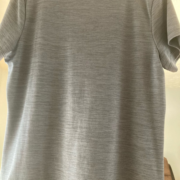 Ladies Under Armor Shirt - Picture 6 of 6